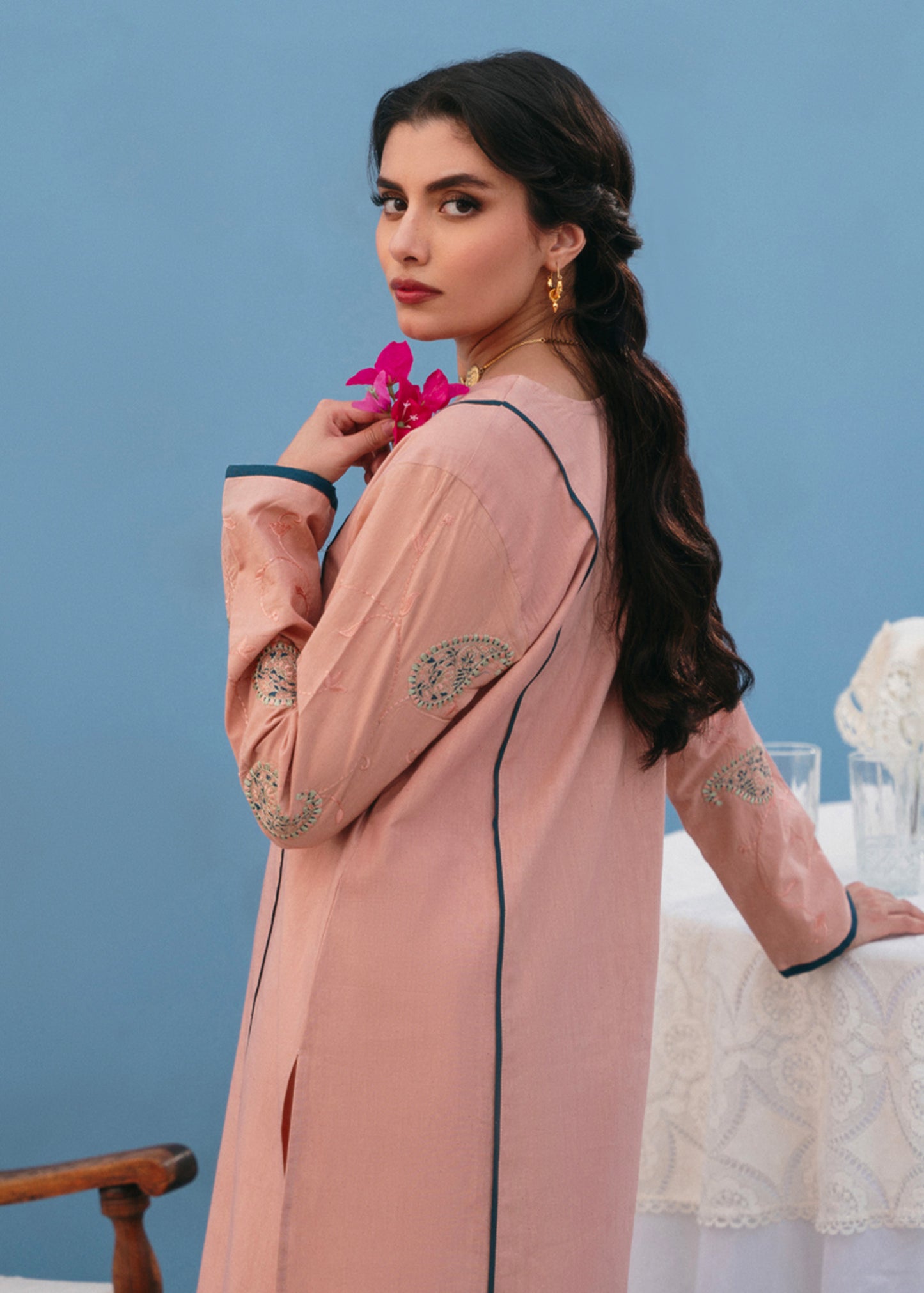 Avizeh Kurta Set